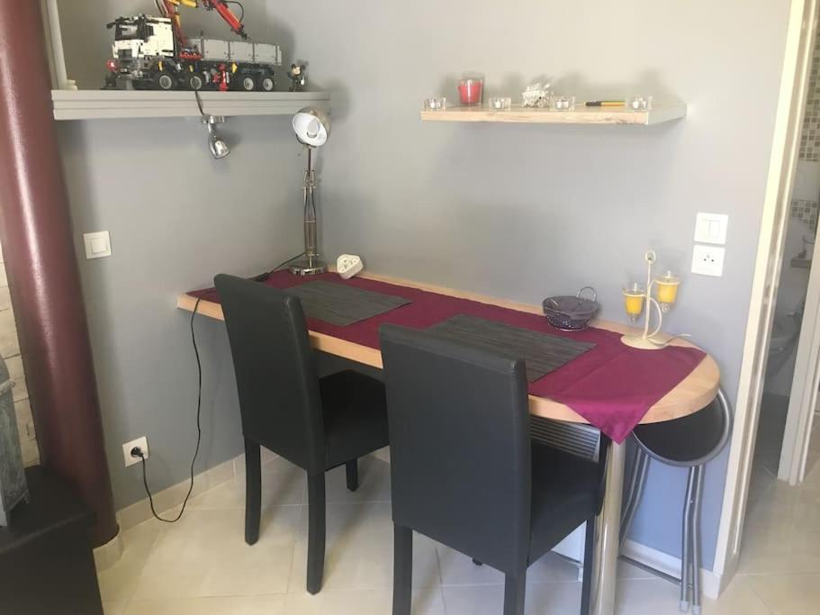 Studio Ideal Pour Deux Voyageurs Sur Марсель Экстерьер фото