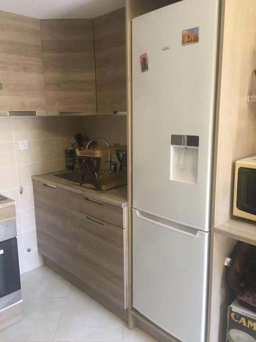 Studio Ideal Pour Deux Voyageurs Sur Марсель Экстерьер фото